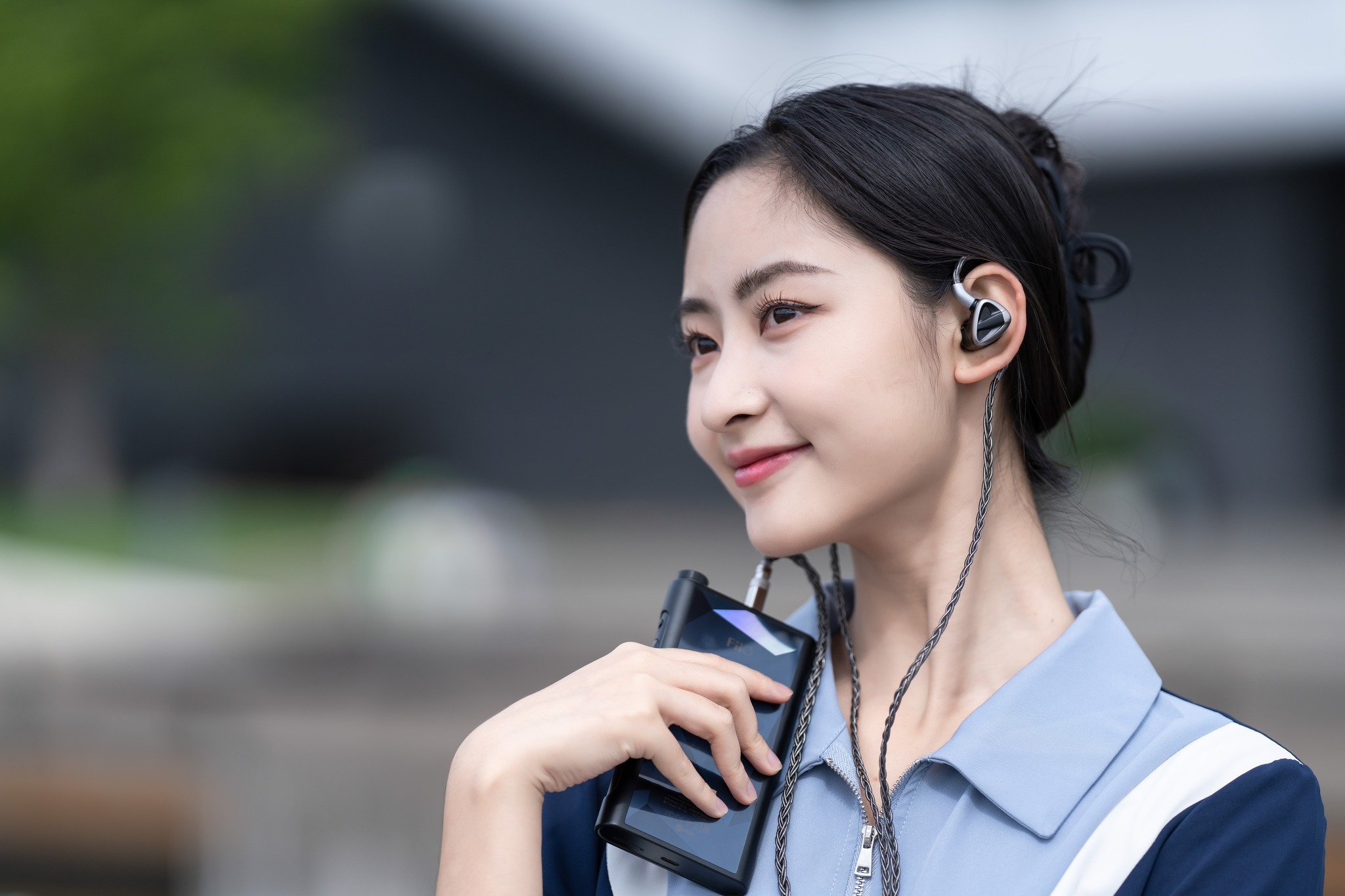 FIIO FH19 Flagship Hybrid IEMs with 2 Dynamic and 6 BA Drivers