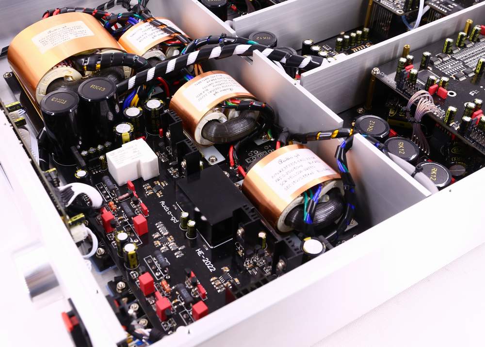 Audio-GD R-27RE R-27 R27 | All-In-One Full Discrete R2R Ladder Balanced Desktop DAC Headphone Amp + Preamp + Regenerative PSU