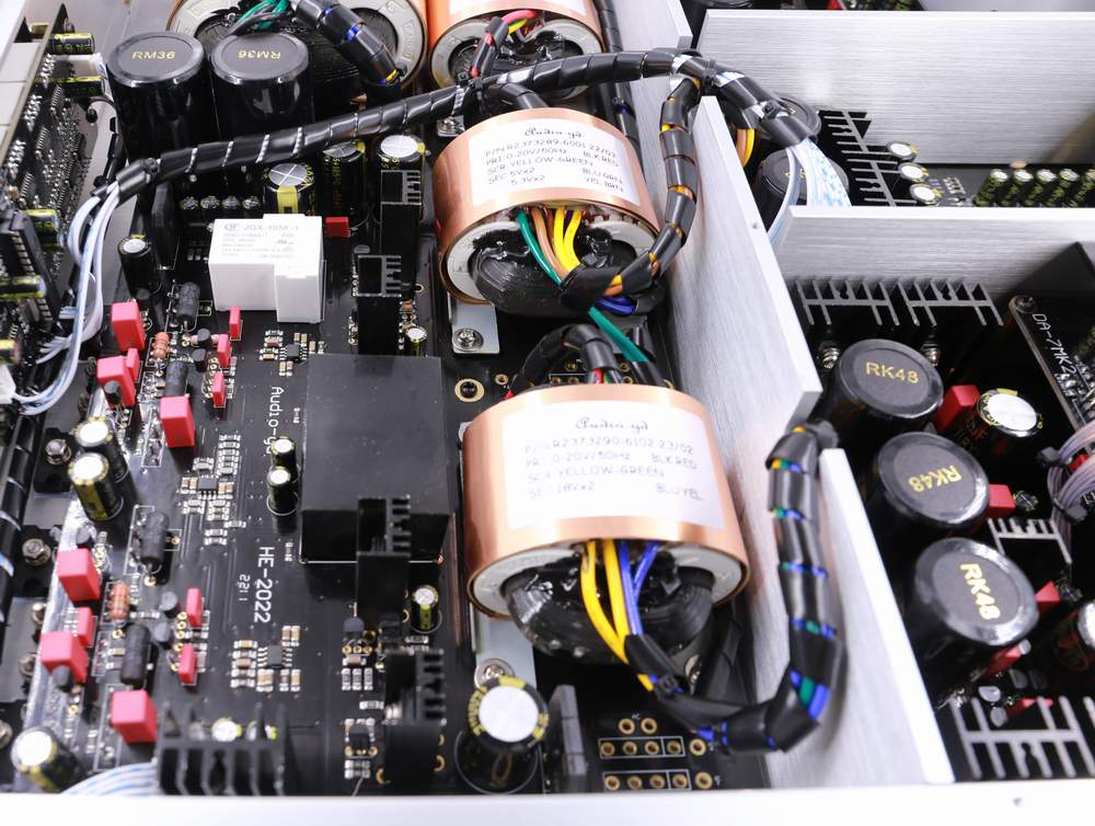 Audio-GD R-8HE MK3 / R8HE MK3 True Balanced Full Discrete R2R Ladder Desktop DAC with Regenerative Power Supply