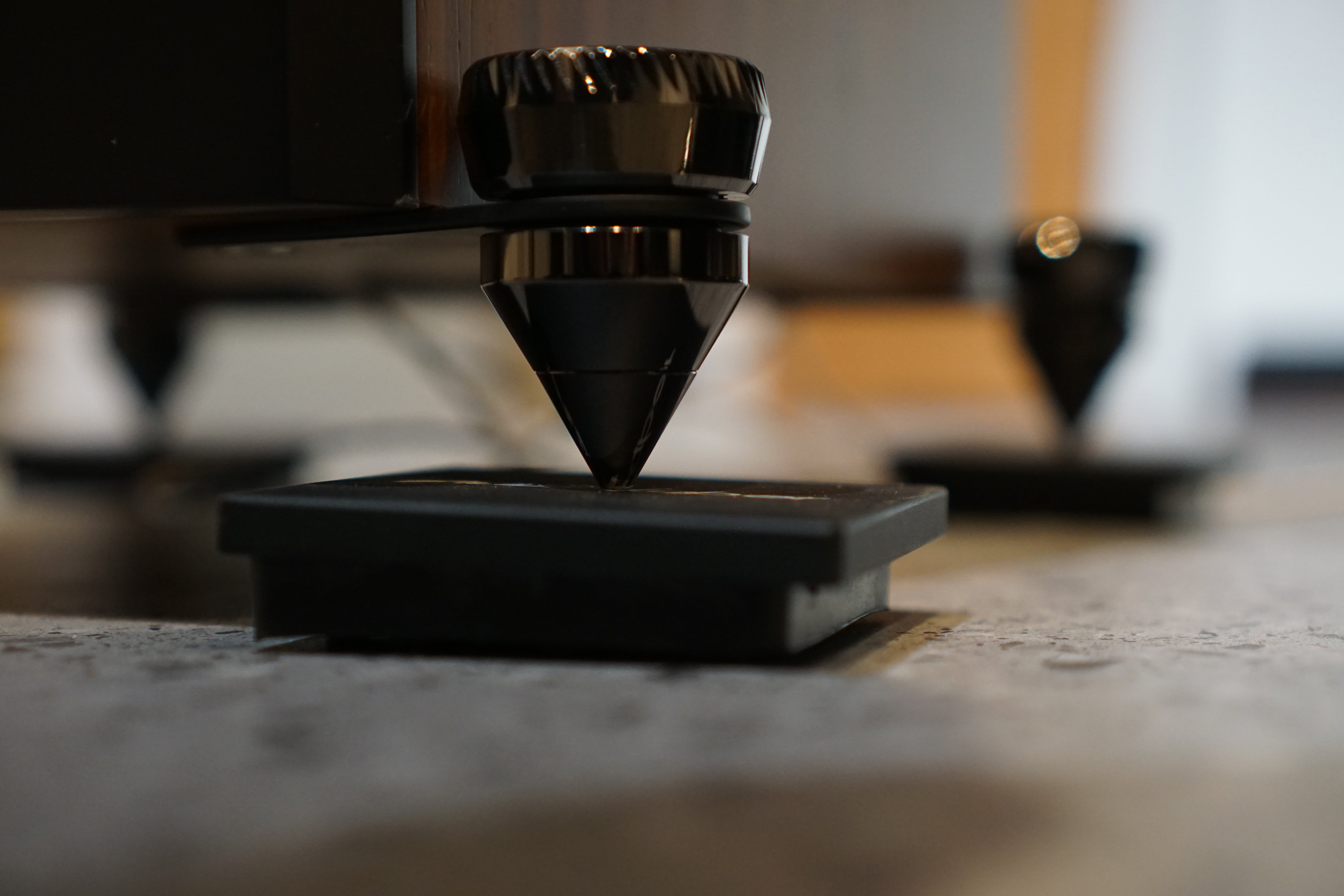 AcuslikLabor (TW) Isolation Mat - Vibration Isolator For Speakers, Turntables, Amplifiers, CD Players