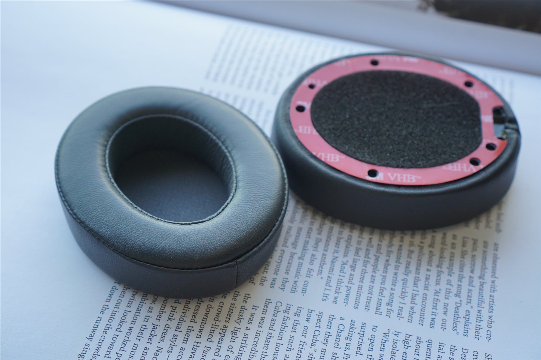 (Class A Lambskin / Cooling Gel / Protein Leather) Beats Studio 2.0 / 3.0 3rd Party Replacement Earpads