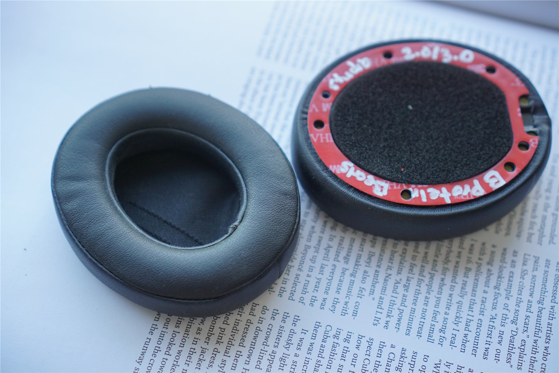 (Class A Lambskin / Cooling Gel / Protein Leather) Beats Studio 2.0 / 3.0 3rd Party Replacement Earpads