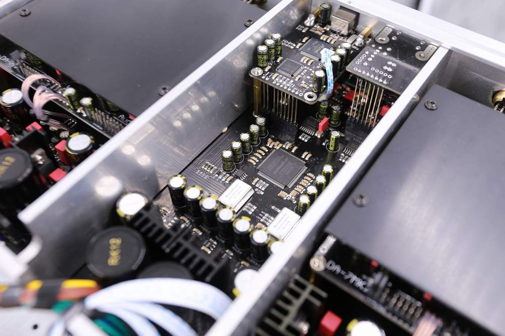 Audio-GD R-8 MK3 / R8 MK3 Real Balanced Fully Discrete R2R Ladder Desktop DAC