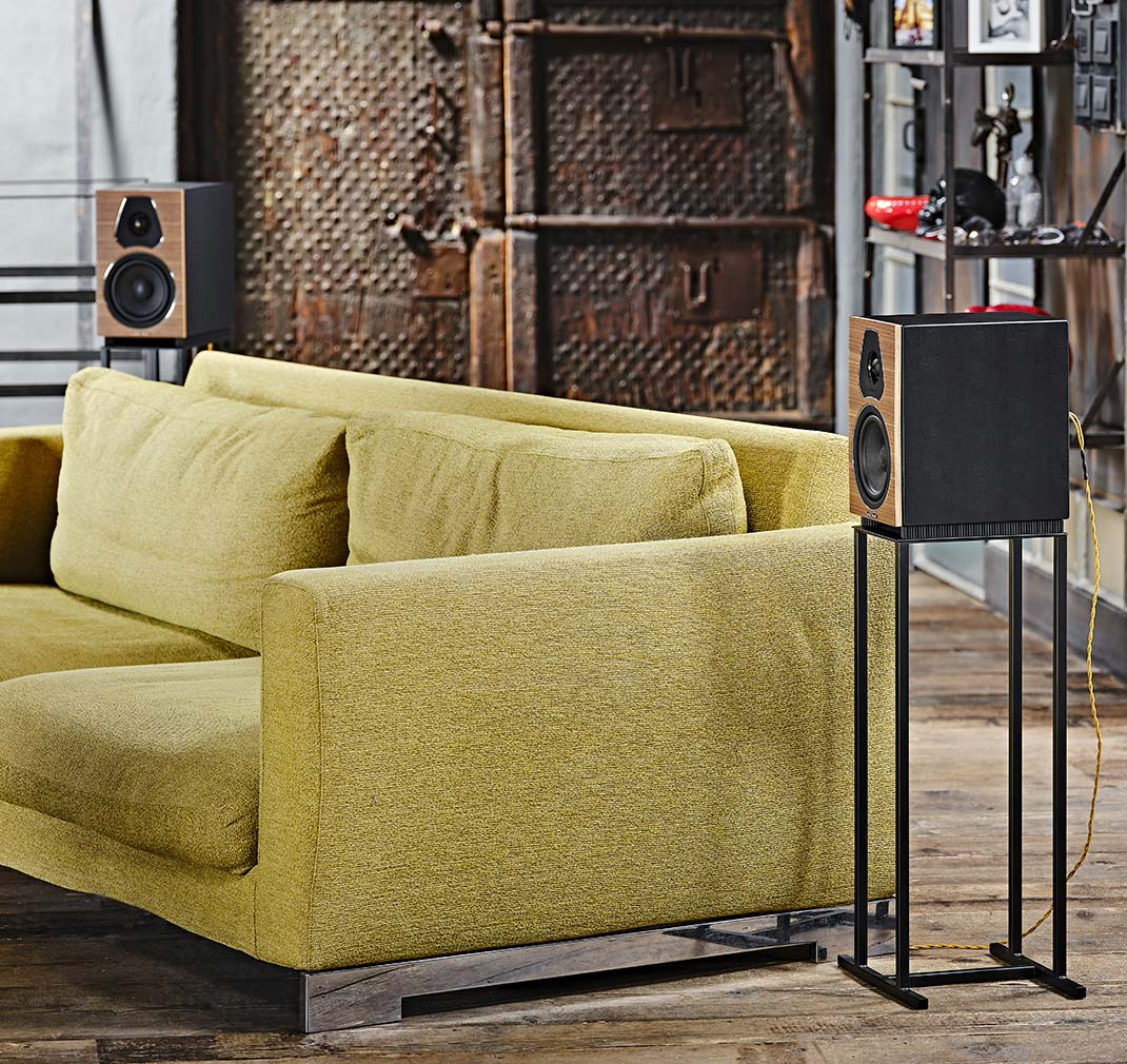 Sonus Faber LUMINA II - Passive 2-way Bookshelf Loudspeaker with Vented Box Design