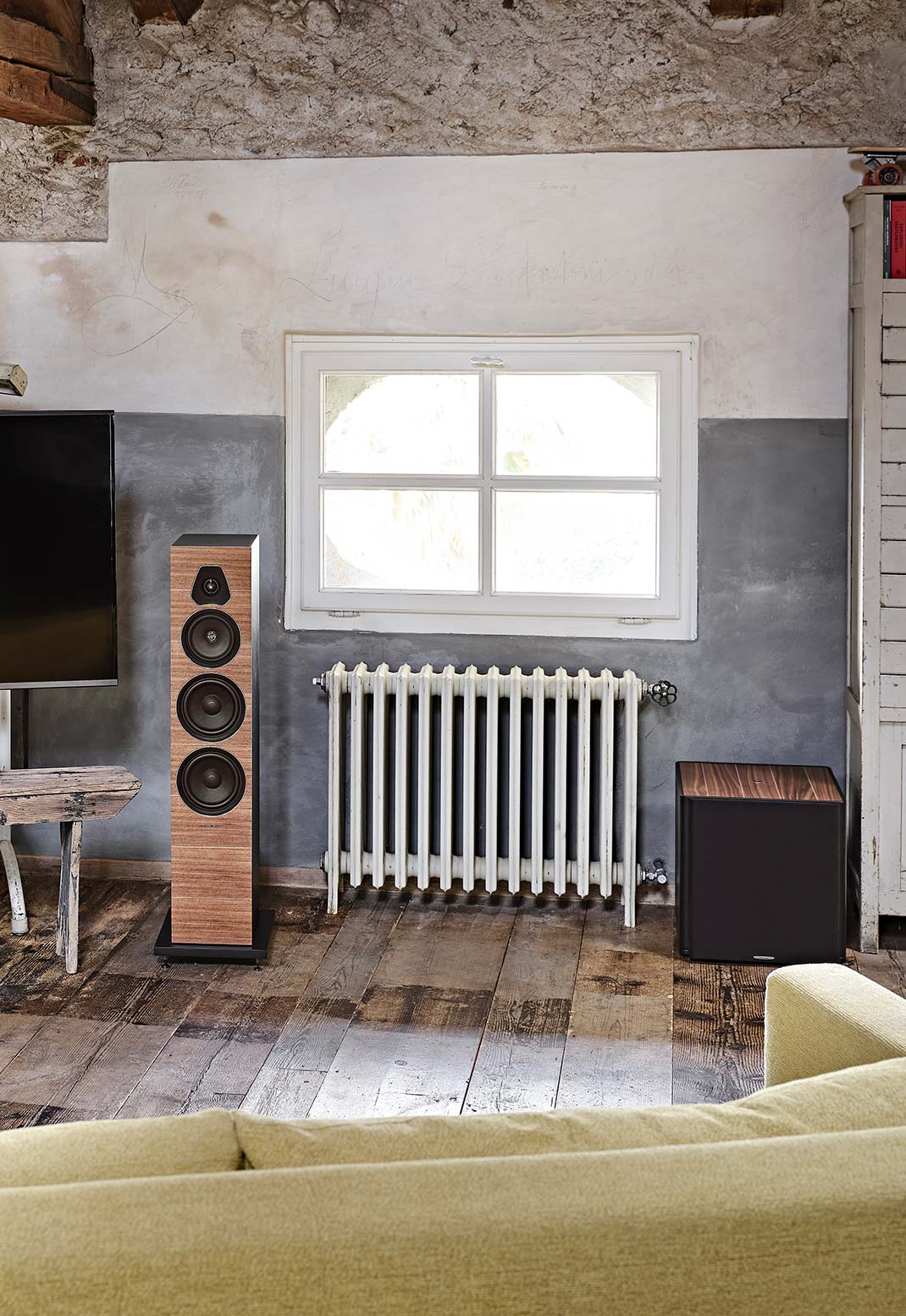 Sonus Faber LUMINA V - Flagship Lumina Collection Passive 3-way Floorstanding Loudspeaker System with Vented Box Design