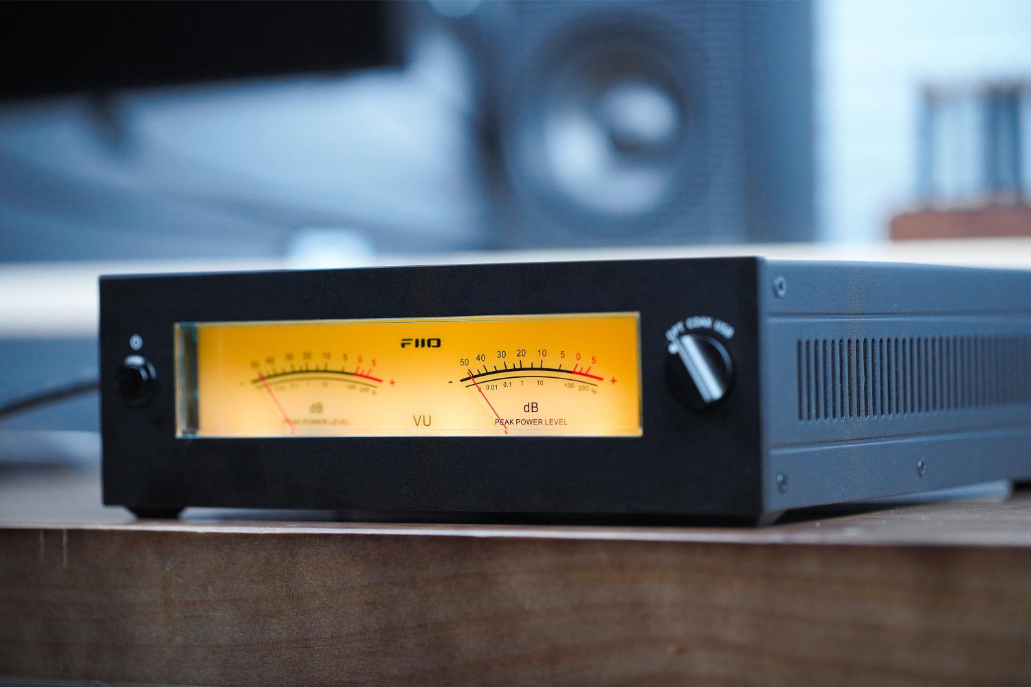 FiiO Warmer Pure 24-bit R2R DAC with Tube Buffer