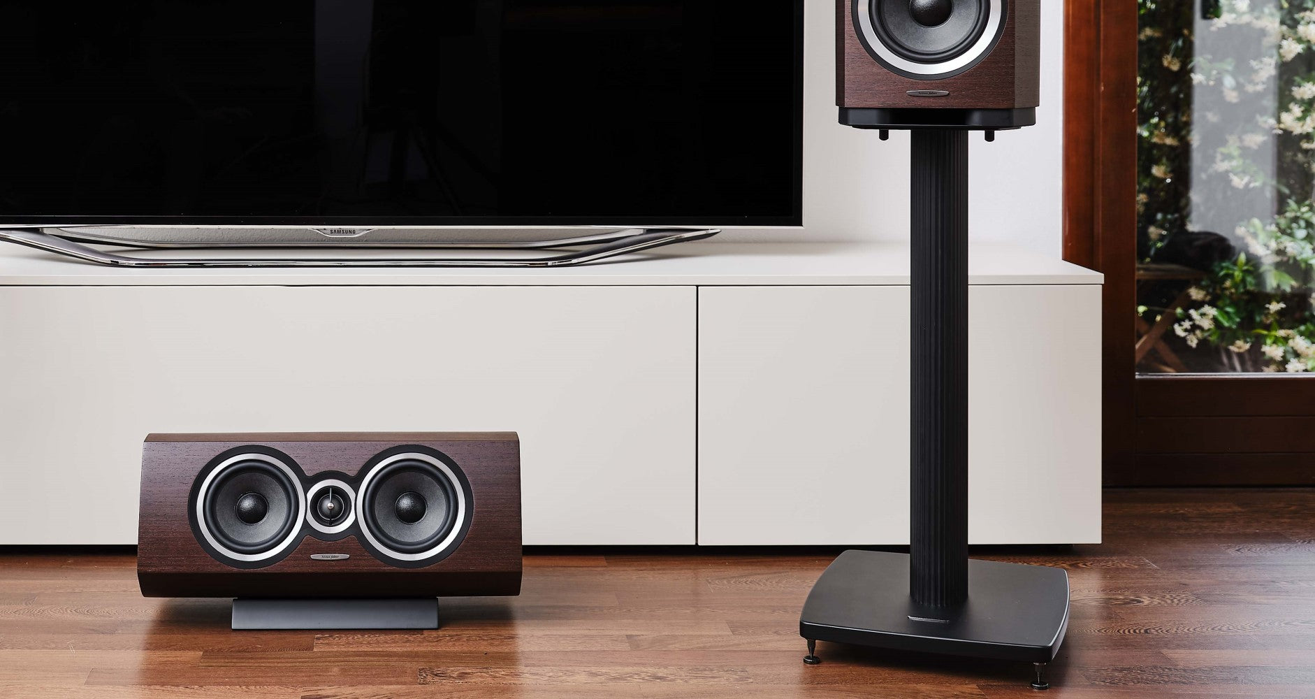 Sonus Faber SONETTO CENTER I - Passive 2-way Horizontal Center Loudspeaker System with Vented Box Design