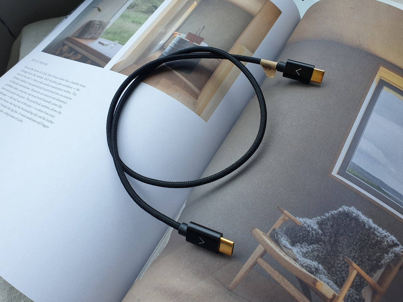 FiiO LA-TC1 (USB-A to USB-C) / LT-LT4 (USB-C to LTNG) / LT-TC4 LT-TC-1 (USB-C to USB-C) / LT-LT2 (USB-C to LTNG)
