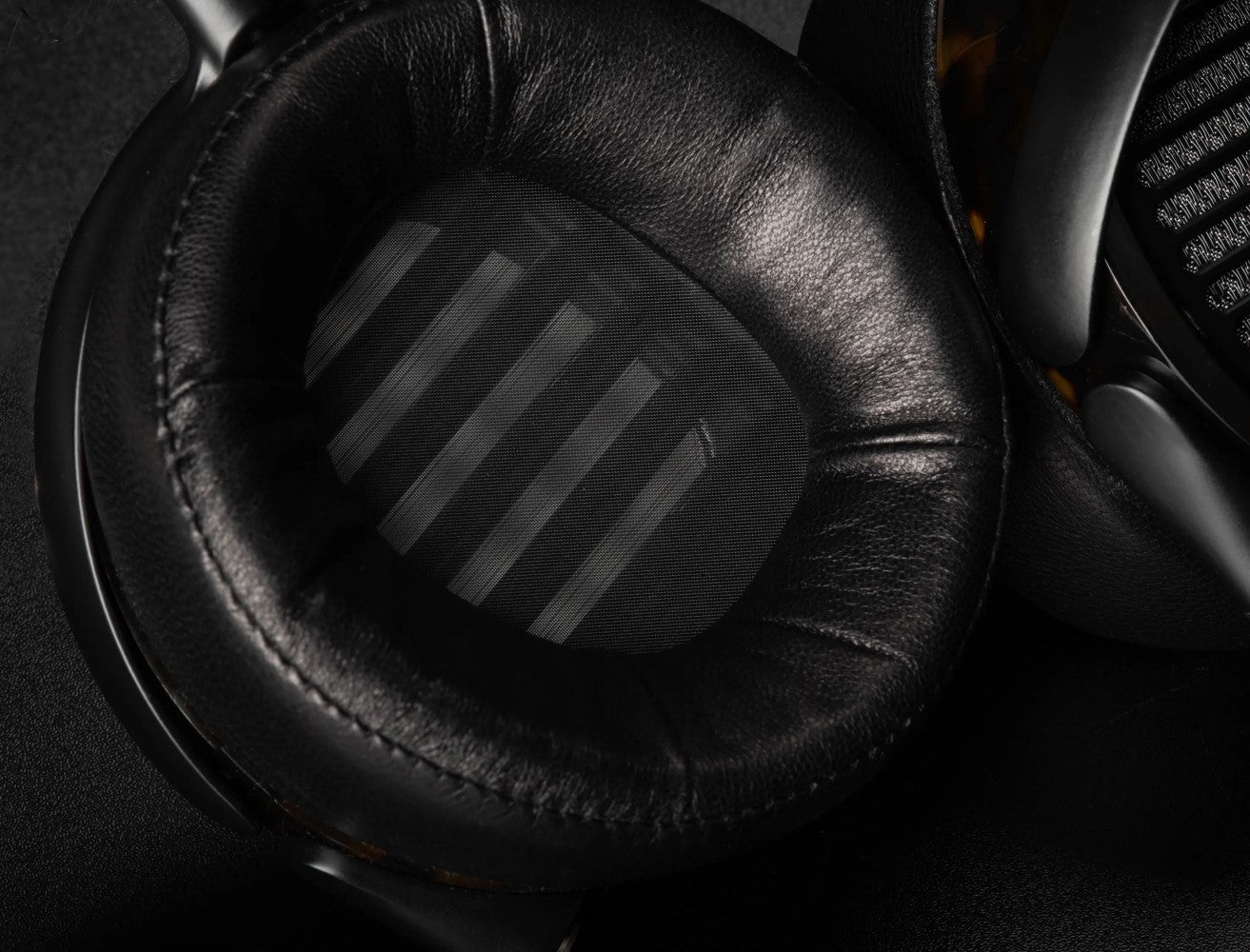 Audeze LCD-5 / LCD5 Flagship Planar Magnetic Over-Ear Headphone Fluxor Magnets Fazor Waveguides