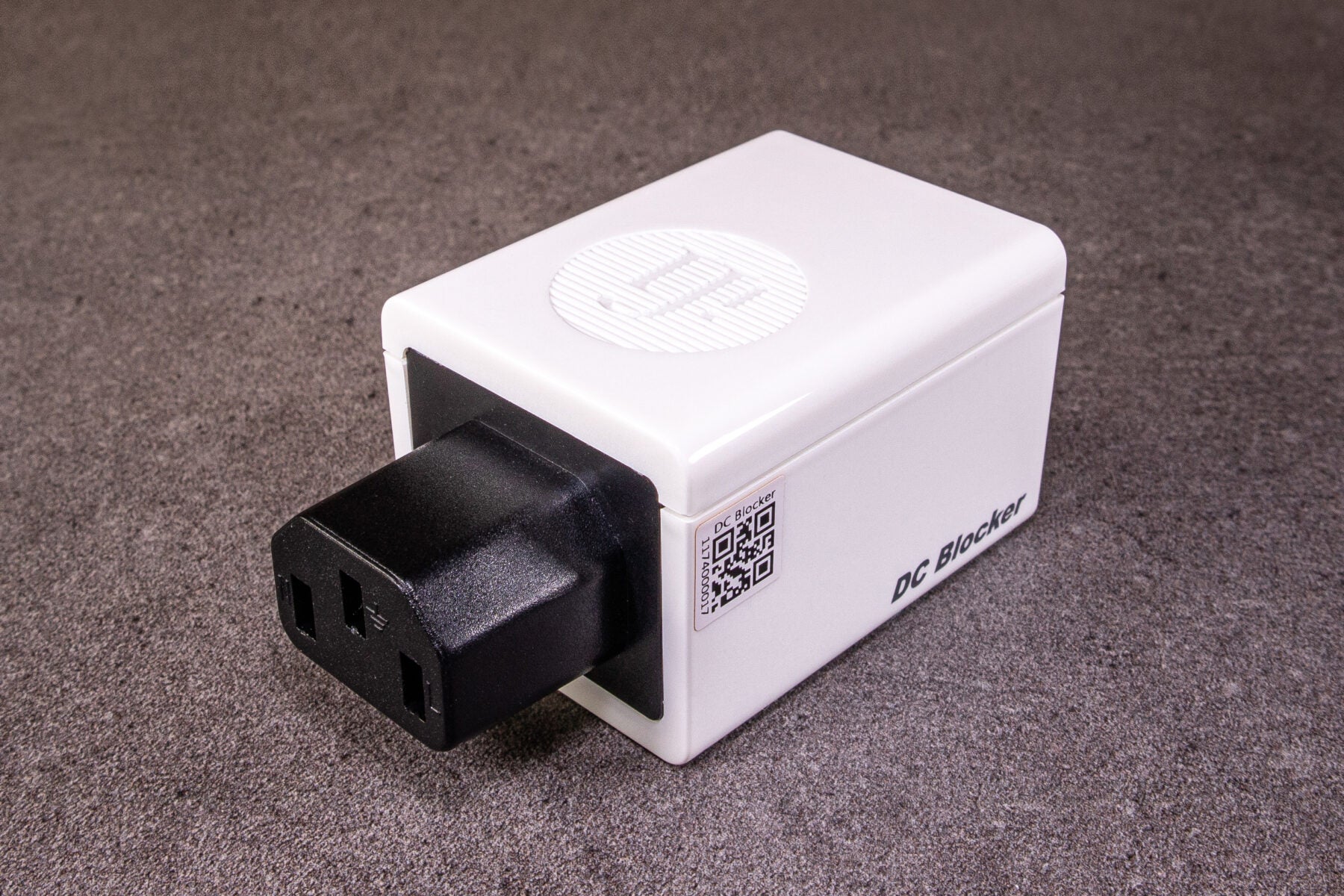 iFi audio DC Blocker - Reduces noisy transformer hum caused by DC on mains
