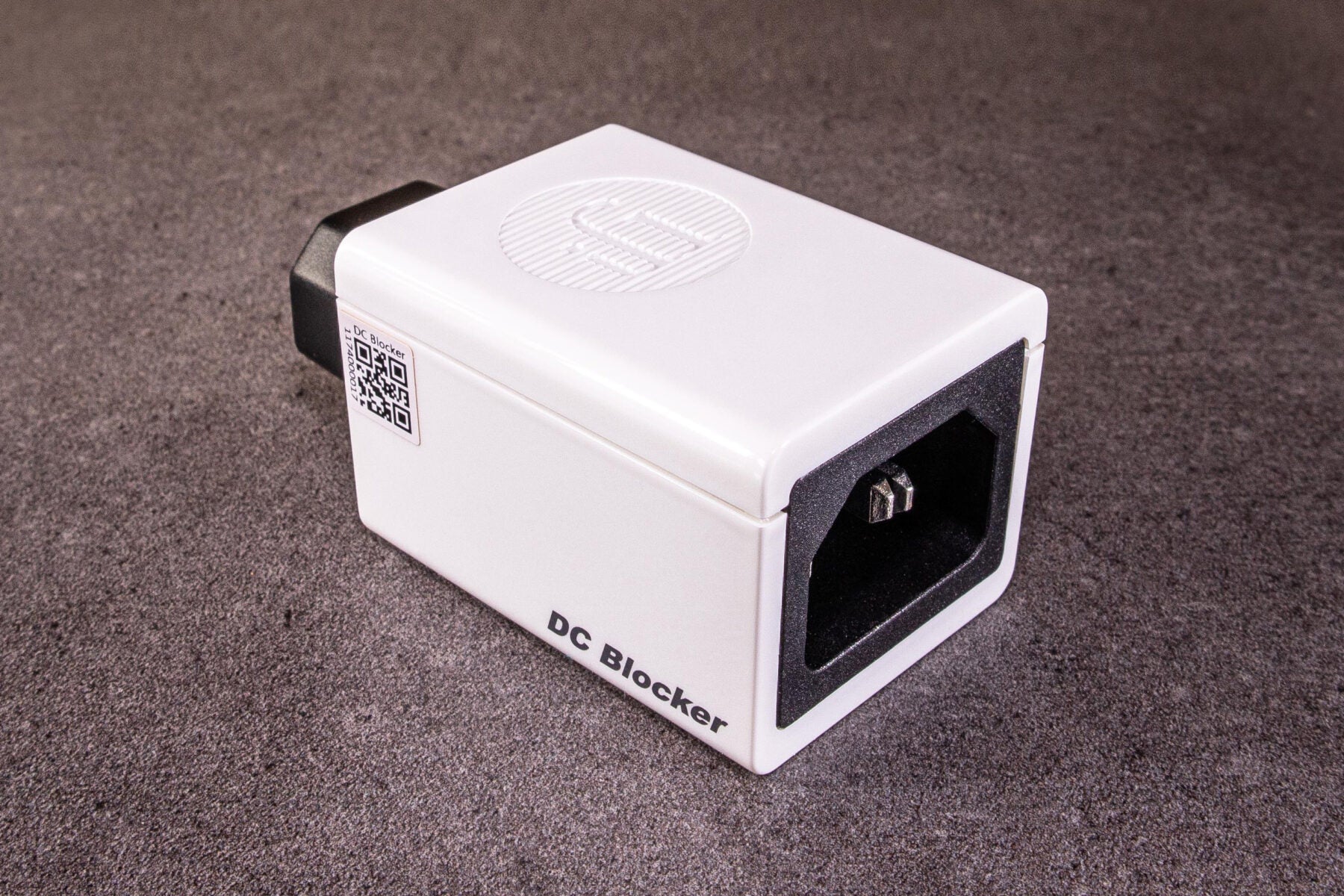 iFi audio DC Blocker - Reduces noisy transformer hum caused by DC on mains