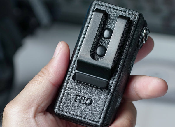 Custodia In Similpelle Per Fiio BTR7 Con Clip Posteriore. Protezione Esclusiva!