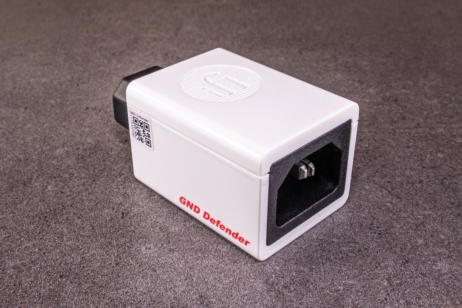 iFi audio GND Defender - Eliminates ground loops that cause audible speaker hum