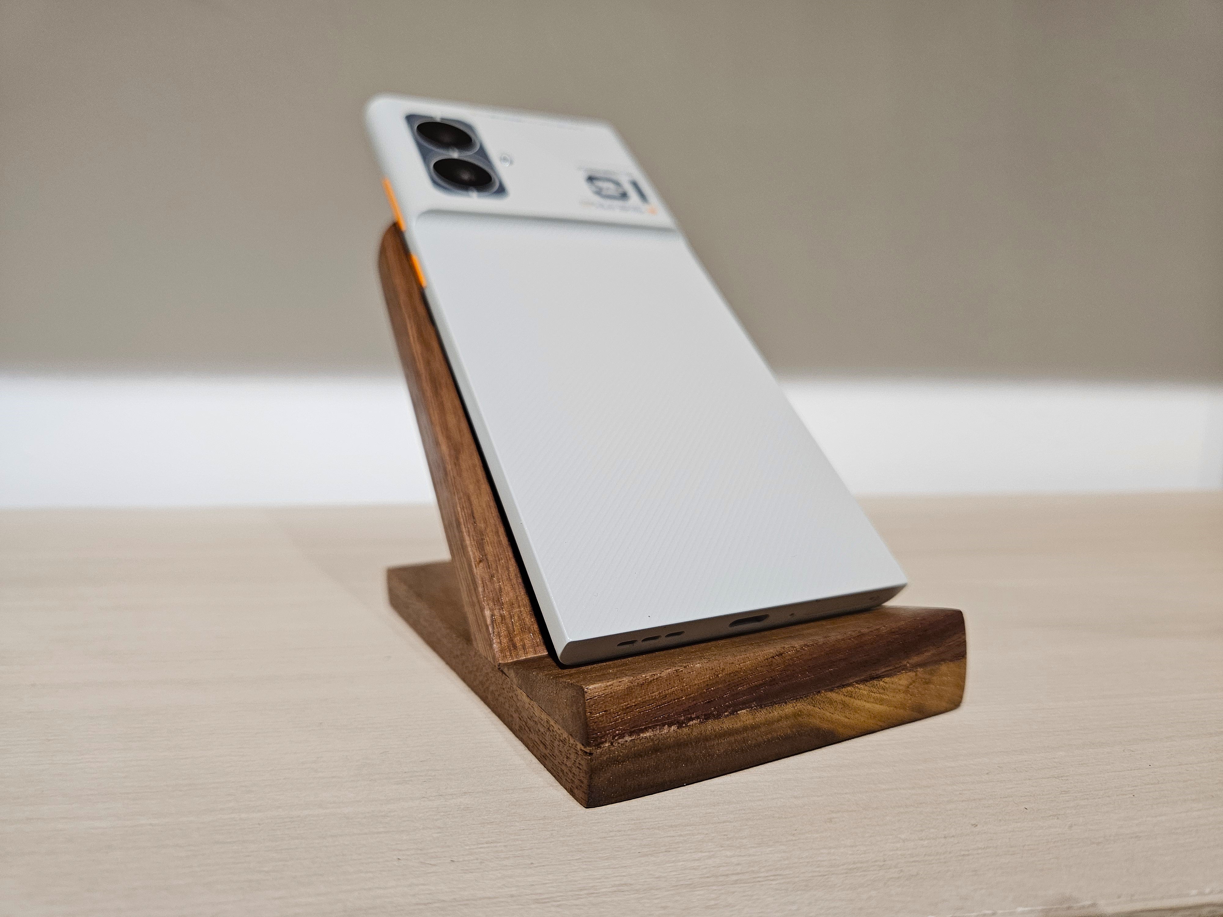 Stars Picker Mu - Wooden DAP Smartphone Stand