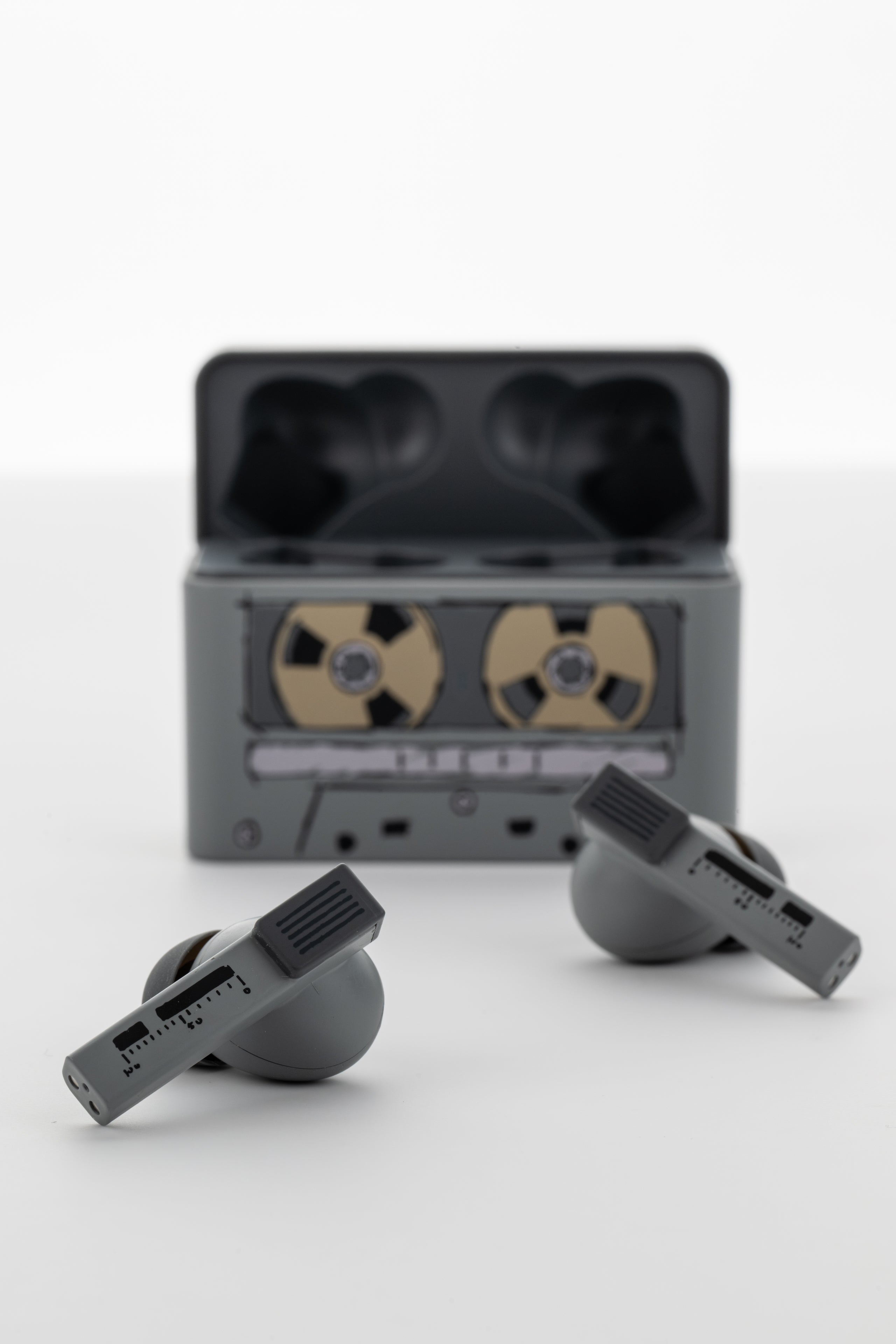 [PM FOR BEST PRICE] Moondrop GOLDEN AGES 2 - Bluetooth 6.0 Wireless Earbuds TWS with 13mm Patented Planar Magnetic Driver
