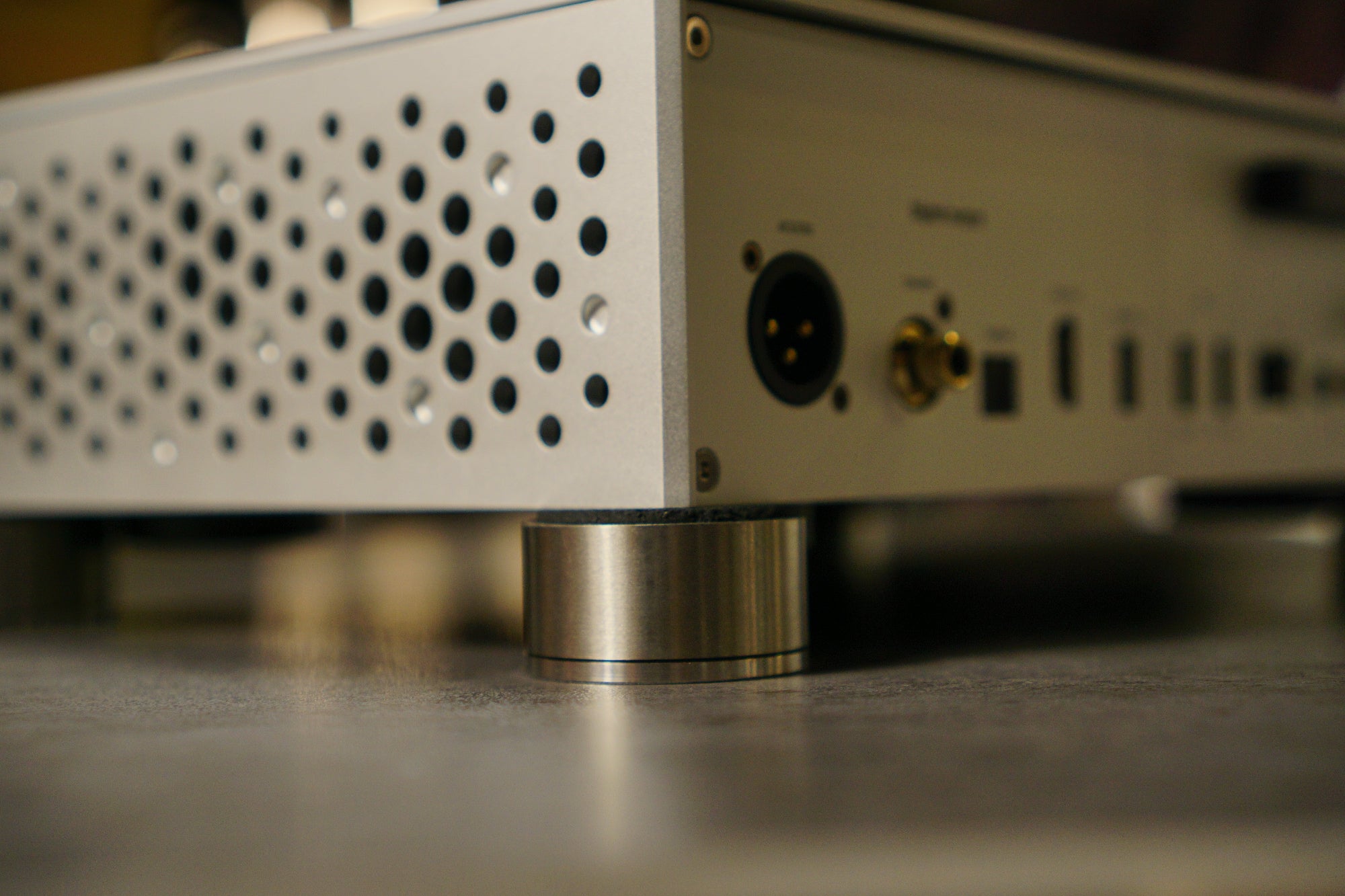 No-Limit-Audio Stradivaris Footprint from Switzerland Isolation Feet
