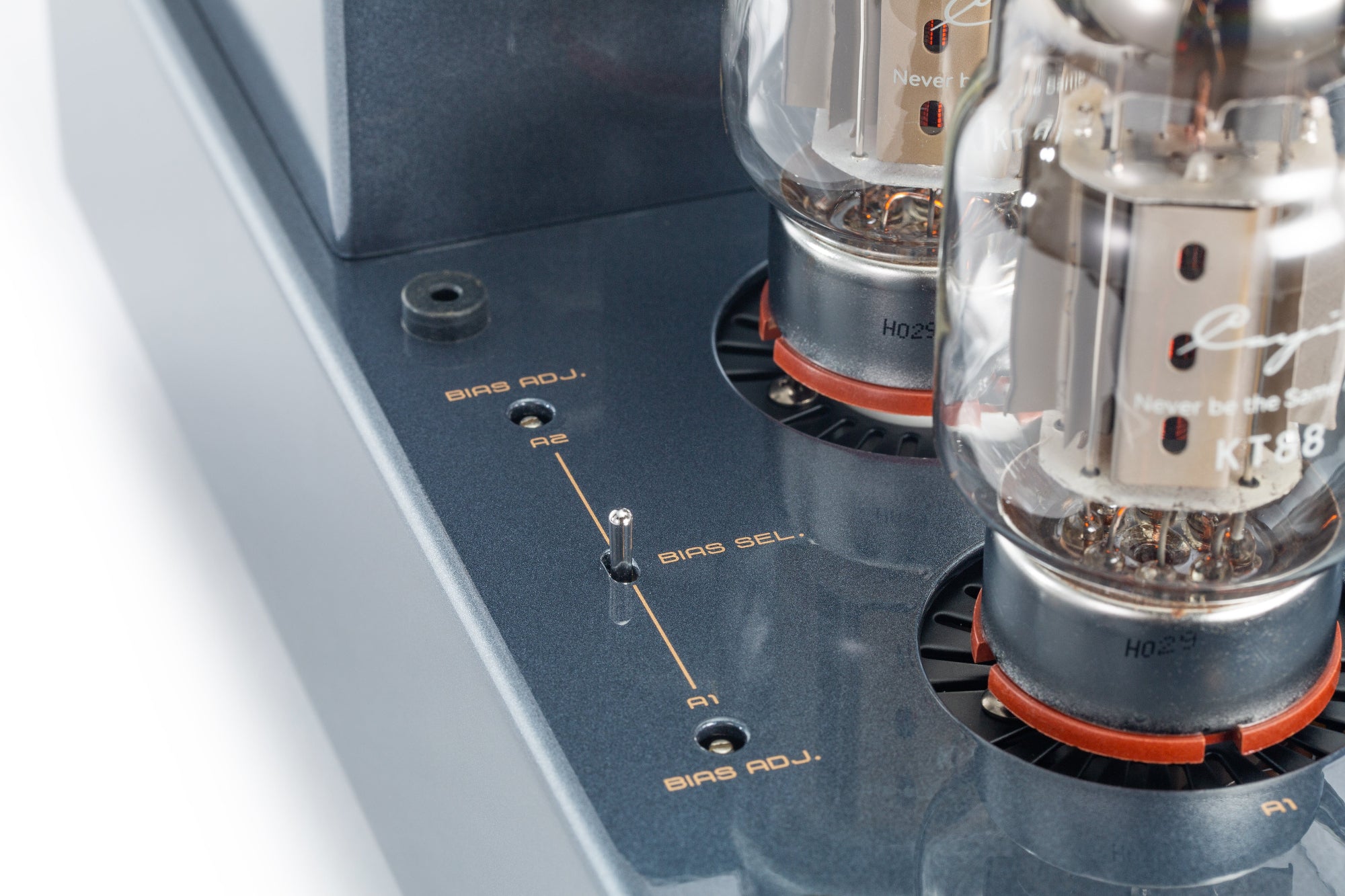 Cayin Jazz 90 — KT88 Push-Pull Integrated Amplifier