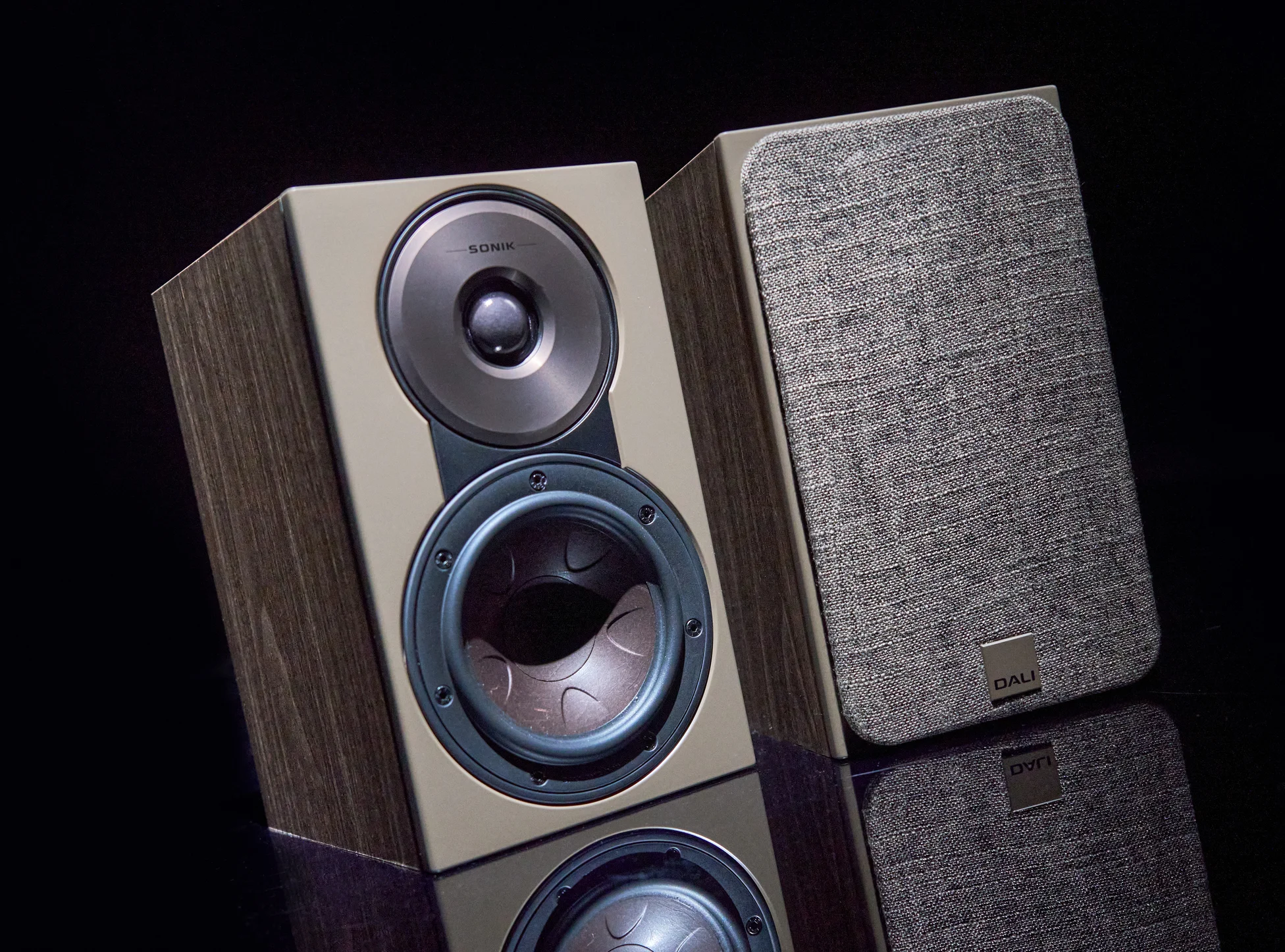 DALI SONIK 1 Bookshelf Speaker 5inch Wooden Fiber Woofer HiFi Passive Speakers