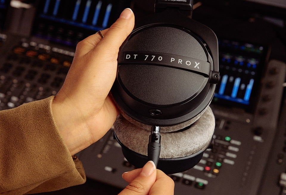 Beyerdynamic DT 770 PRO X (Limited Edition) 48 Ohm, Closed Studio Headphones (DT770 DT 770)